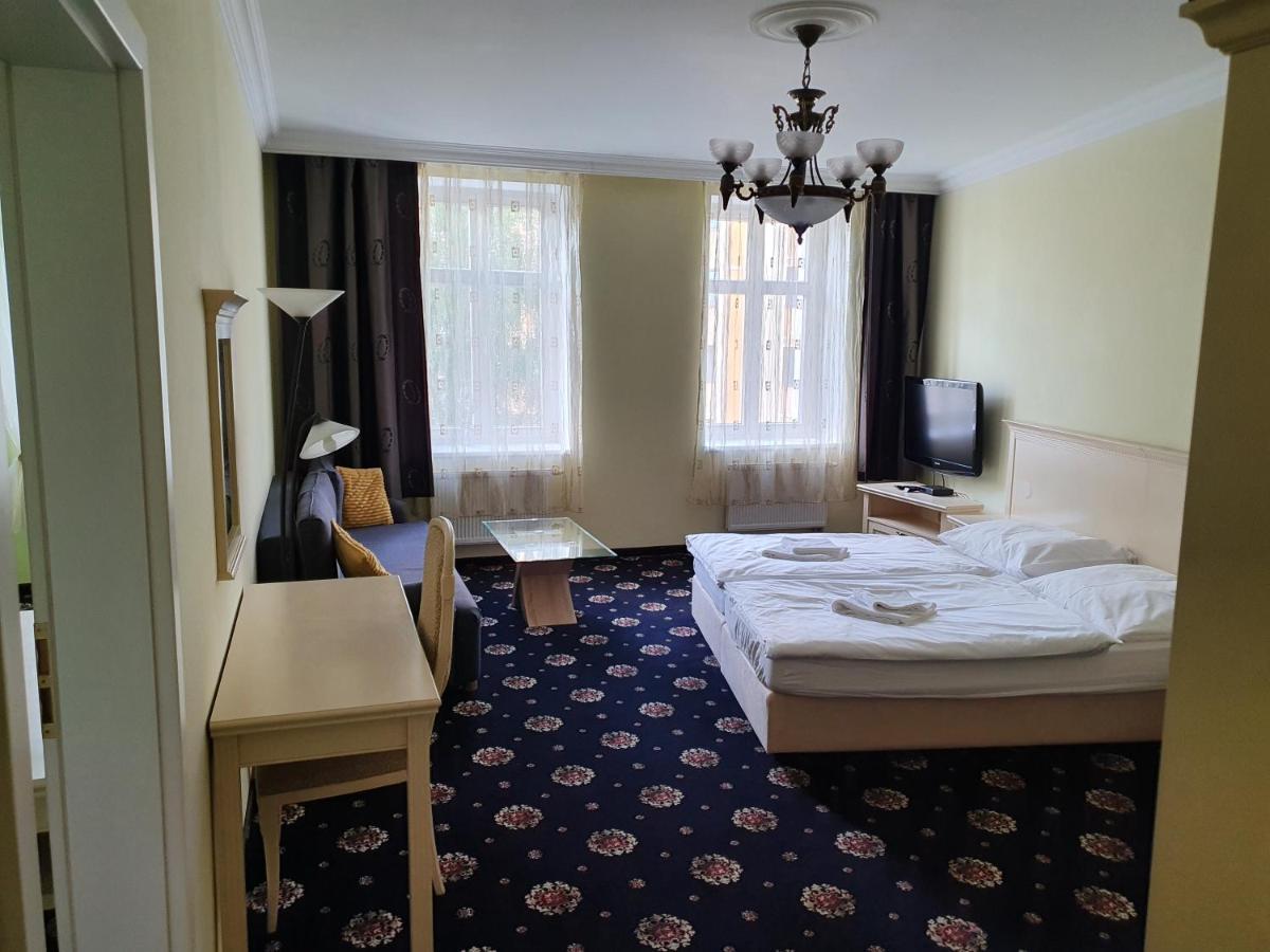 Evergreen Apartments Hotel Karlovy Vary Ngoại thất bức ảnh