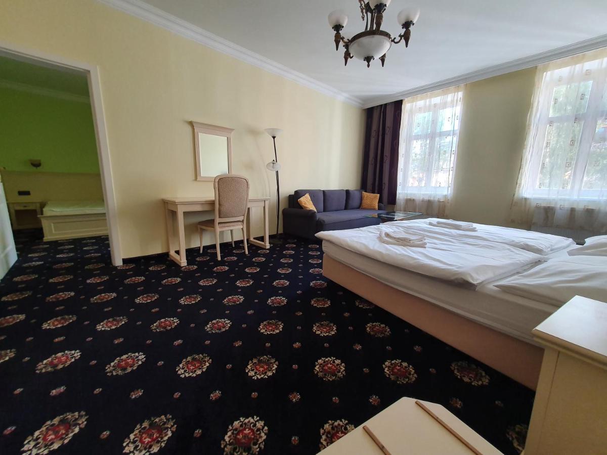 Evergreen Apartments Hotel Karlovy Vary Ngoại thất bức ảnh